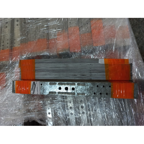 Подвес фасадный усиленный 350*40, толщина 1 мм